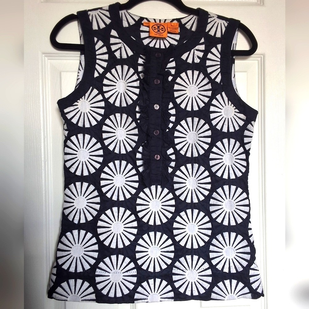 Tory Burch Embroidered Sunburst Navy Blue White Sleeveless top size 6
